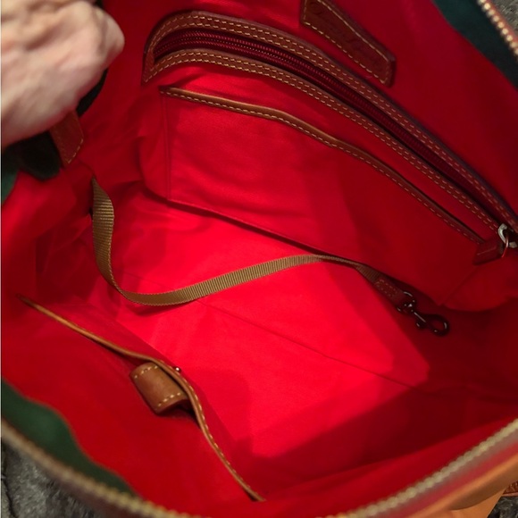 Elegant Tan Leather Handbag - Picture 12 of 13